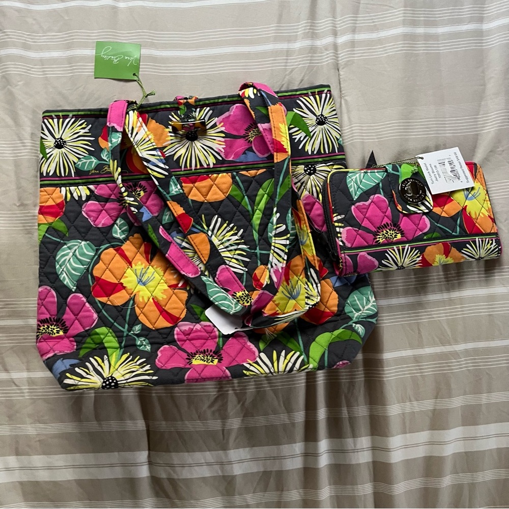 NWT Vera Bradley Jazzy Blooms Tote *and* Wallet in retired Jazzy Blooms pattern!